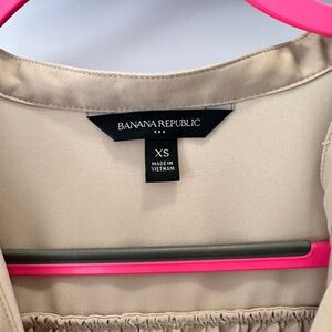 Banana Republic beige blouse, good condition size XS, like new